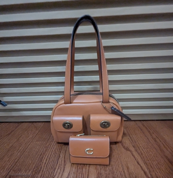 Coach Twin turn lock 20 W/Wallet
